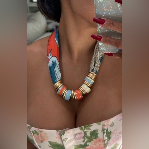 NWT ⚜️🩵💙⚜️ Piper K gorgeous blue tones adjustable scarf necklace - Picture 14 of 17